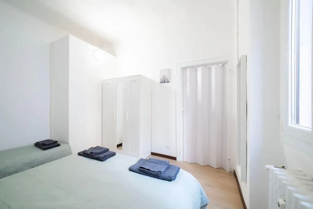 Apartment 4 Stops From The City Center Milan