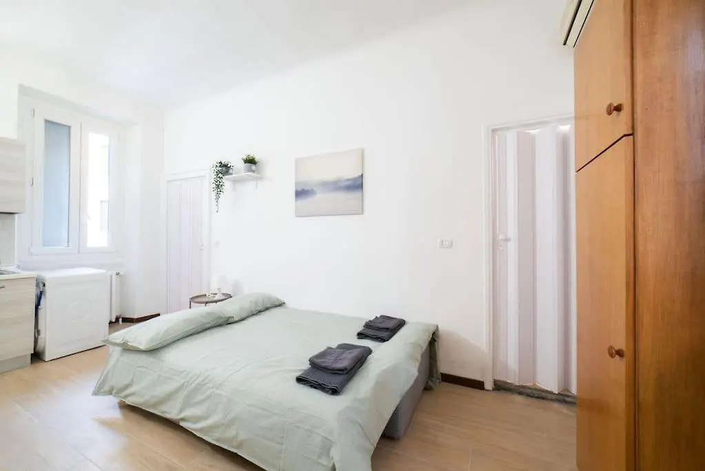 Apartment 4 Stops From The City Center Milán