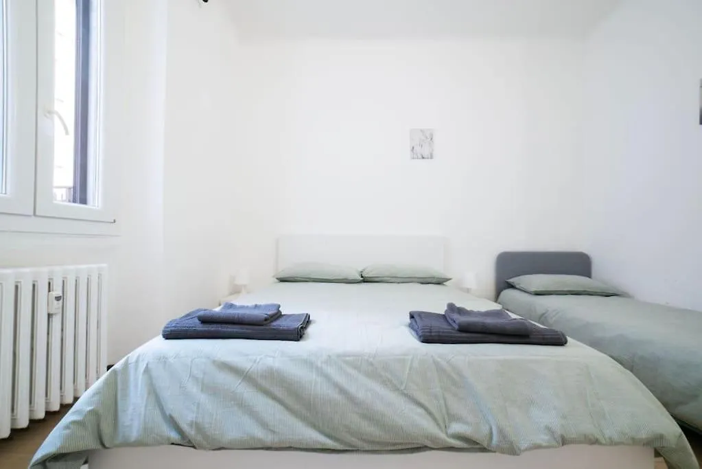 Apartment 4 Stops From The City Center Milan