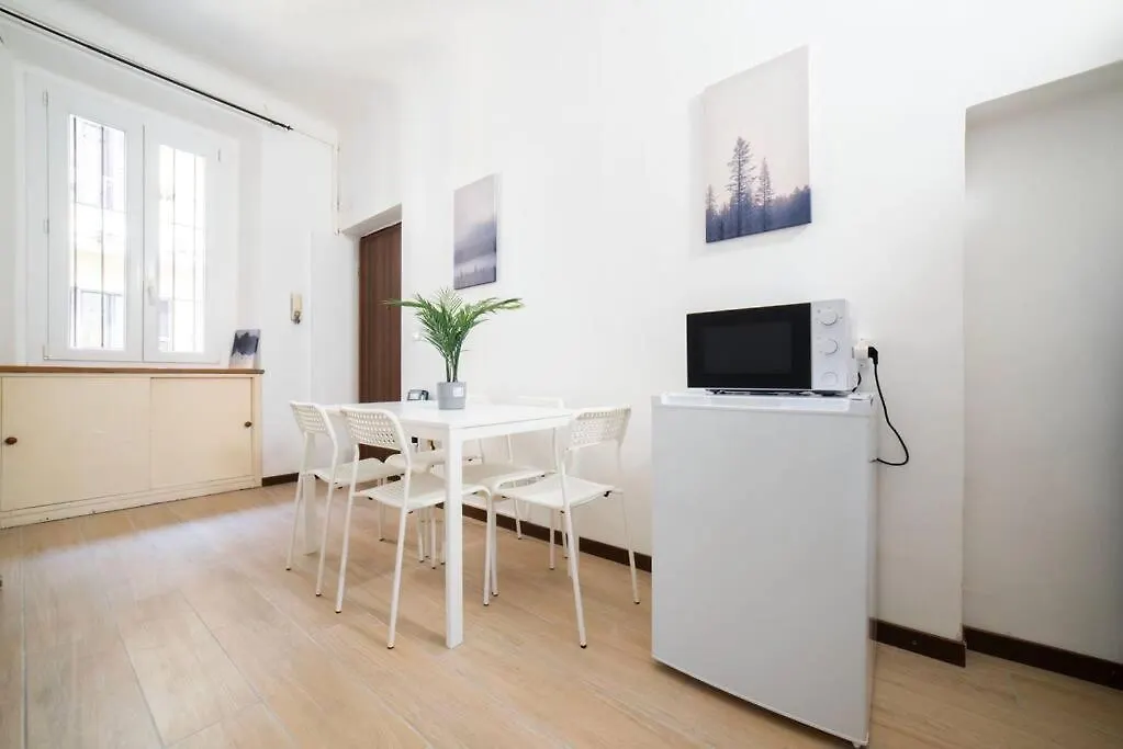 Apartment 4 Stops From The City Center Milan